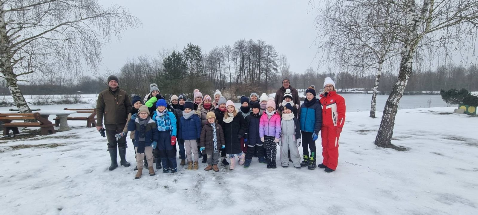 ZIMA U ZAVIČAJU Učenici PŠ Florijana Andrašeca s lovcima učili kako se zimi brine o šumskim životinjama (1)