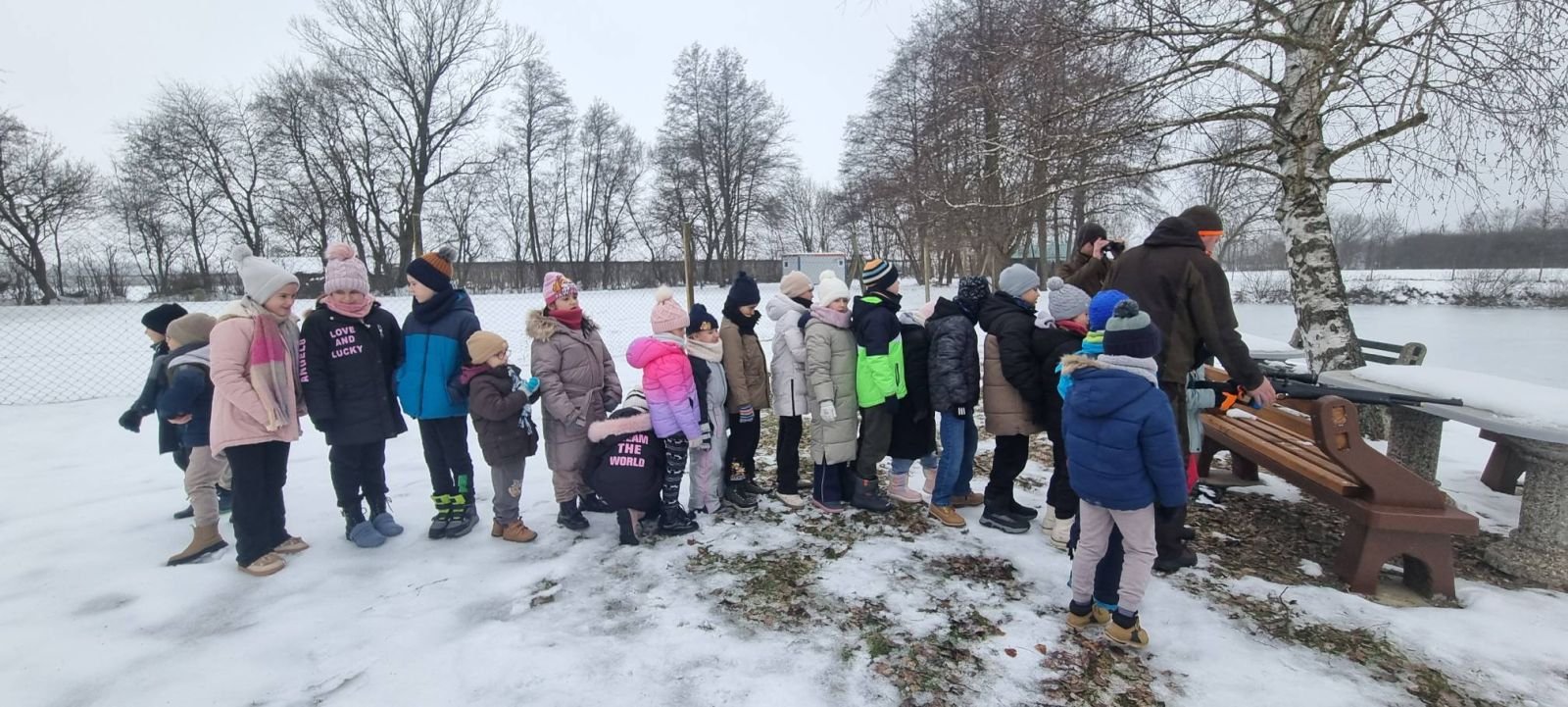 ZIMA U ZAVIČAJU Učenici PŠ Florijana Andrašeca s lovcima učili kako se zimi brine o šumskim životinjama (19)