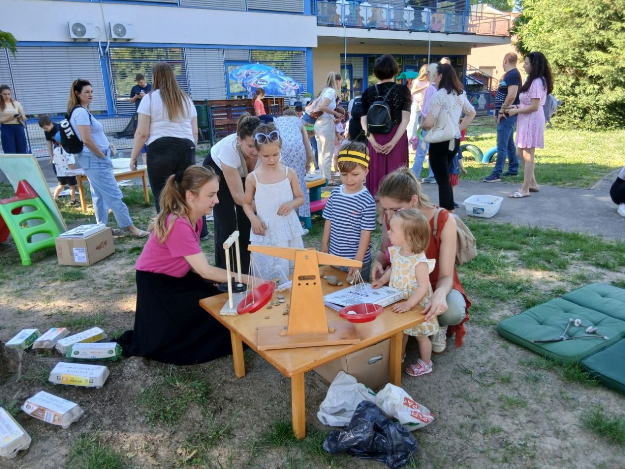 ZNANSTVENI DAN Djeca i roditelji u istraživačkom središtu vrtića Cipelica (1)