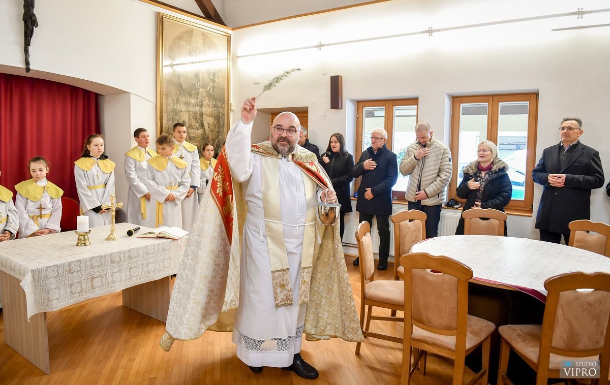 ŽUPA SV JAKOVA APOSTOLA STARIJEG (11) – Studio Vipro ŽUPA SV JAKOVA APOSTOLA STARIJEG (11) – Studio Vipro