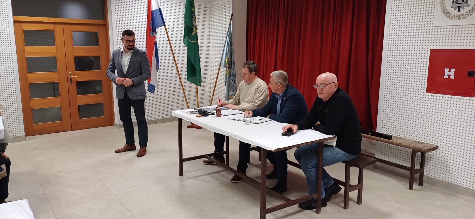 Zajedno u ratu, zajedno u miru Branitelji Ogranka Nedelišće ostaju uz zajednicu (2) Zajedno u ratu, zajedno u miru Branitelji Ogranka Nedelišće ostaju uz zajednicu (2)