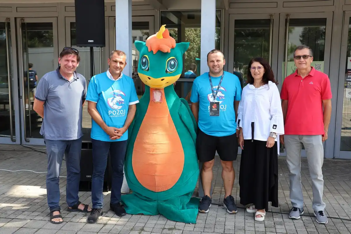 Započeo Međunarodni rukometni turnir ‘Pozoj Handball cul 2024’ (3) Započeo Međunarodni rukometni turnir ‘Pozoj Handball cul 2024’ (3)