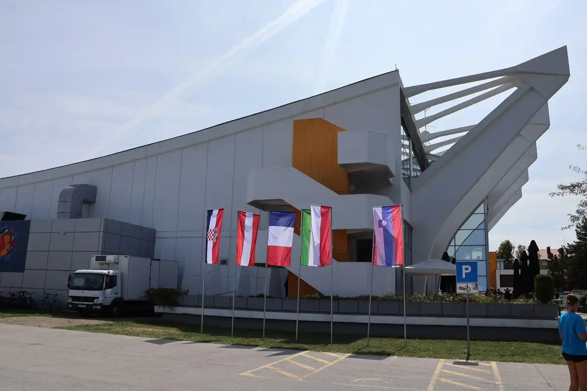 Započeo Međunarodni rukometni turnir ‘Pozoj Handball cul 2024’ (5) Započeo Međunarodni rukometni turnir ‘Pozoj Handball cul 2024’ (5)