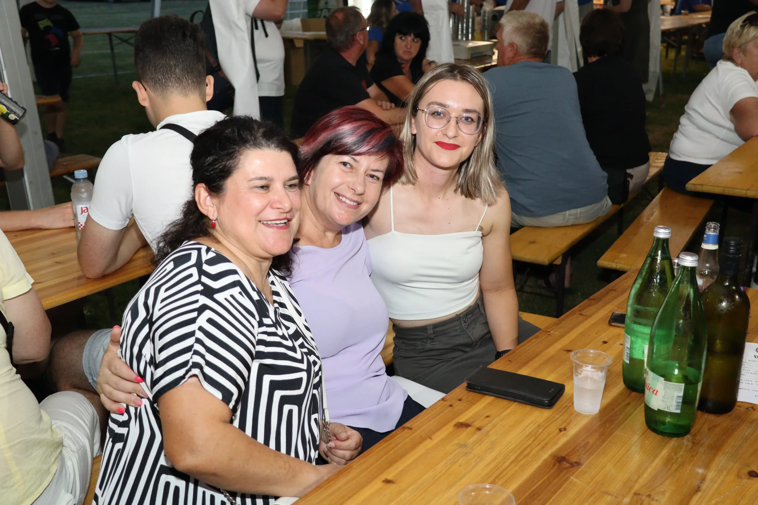 Zasadbreg – koncert Mladena grdovića (16) Zasadbreg – koncert Mladena grdovića (16)