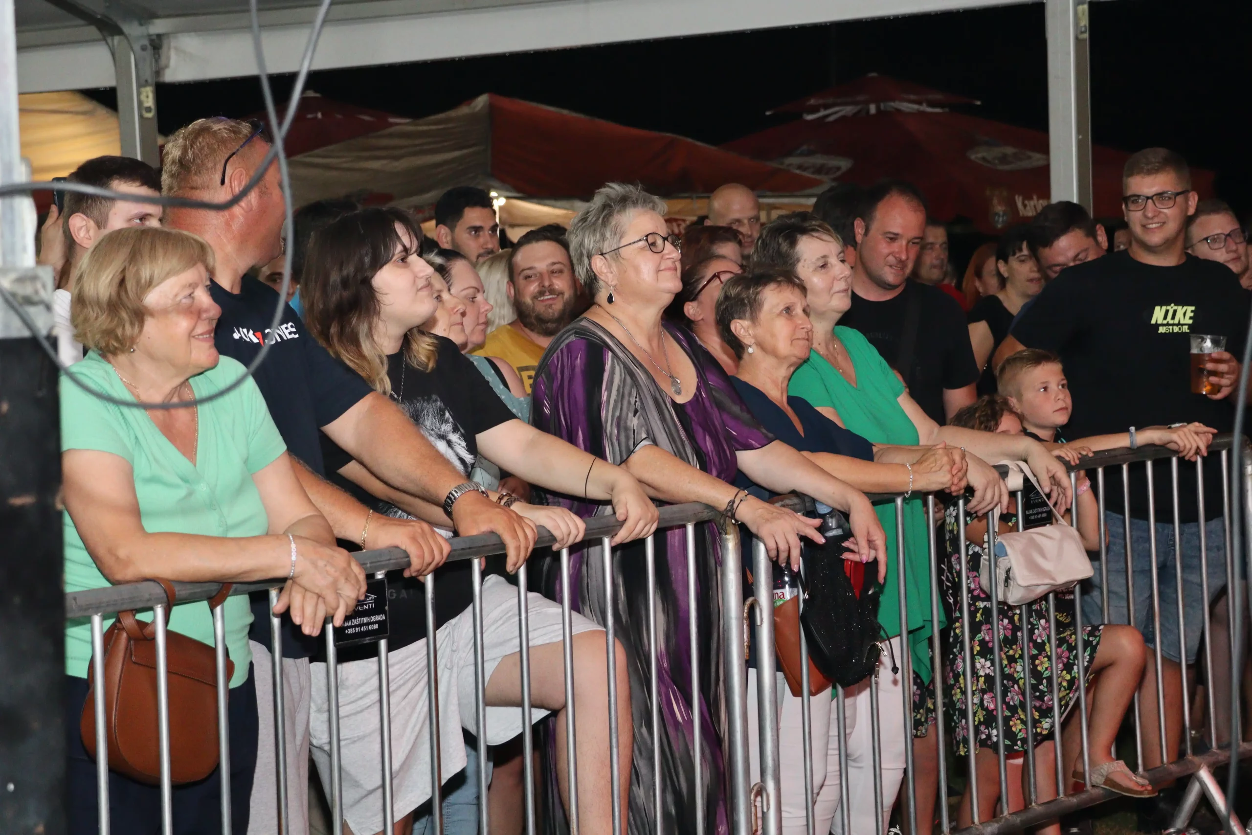 Zasadbreg – koncert Mladena grdovića (35) Zasadbreg – koncert Mladena grdovića (35)