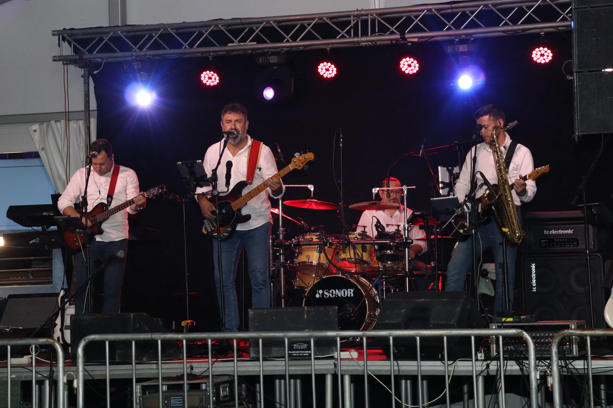 Zasadbreg – koncert Mladena grdovića (6) Zasadbreg – koncert Mladena grdovića (6)