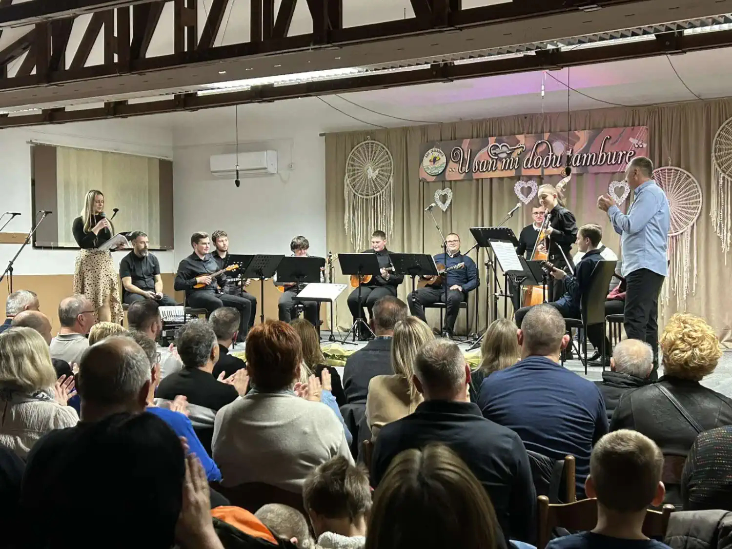 Zasadbreg razveselio ljubitelje tamburaške glazbe na trećem koncertu ‘U san mi dođu tambure’ (5)