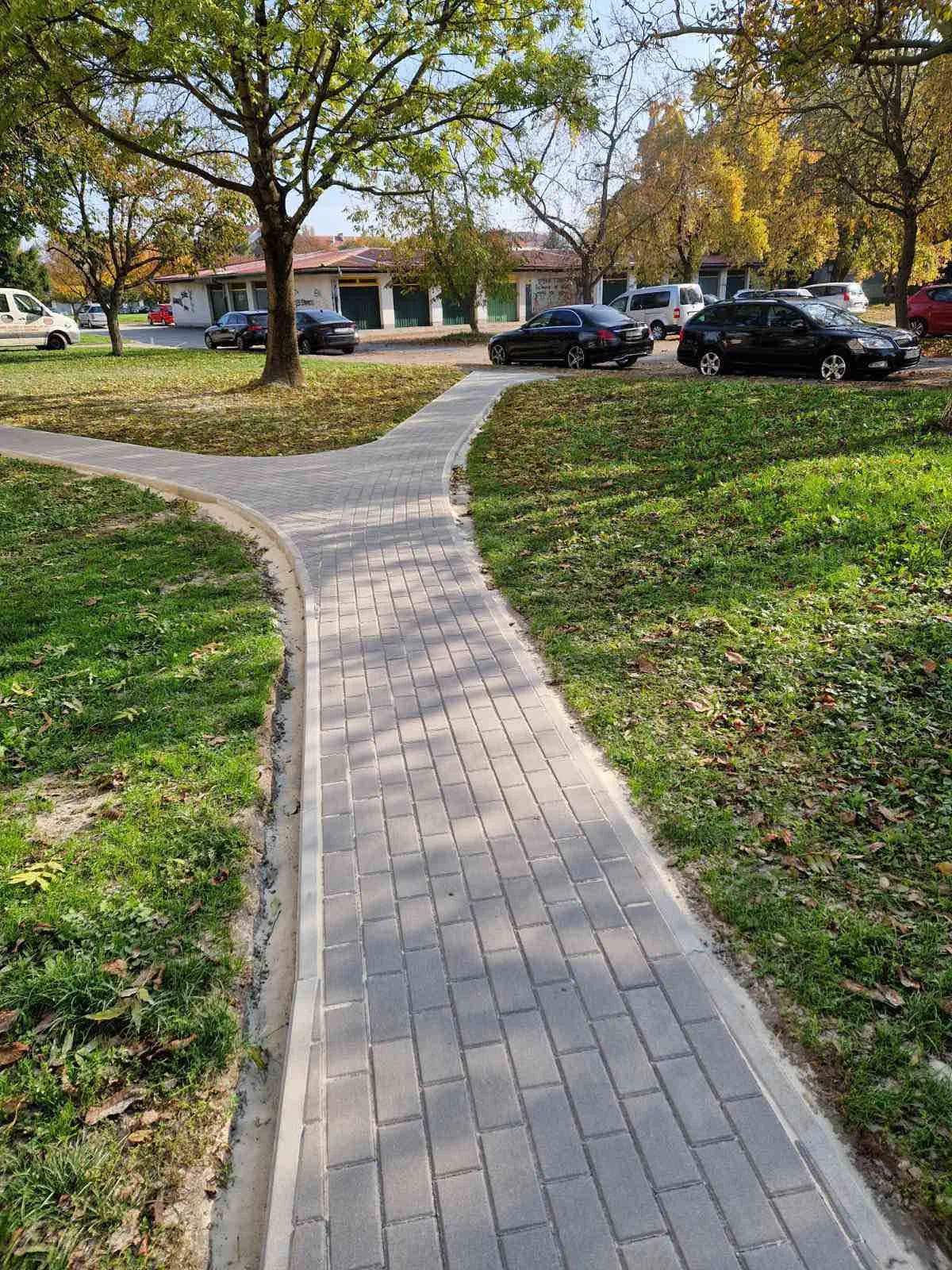 Završeni radovi na uređenju pješačkih staza u kvartu Travnik na čakovečkom Jugu (11) Završeni radovi na uređenju pješačkih staza u kvartu Travnik na čakovečkom Jugu (11)