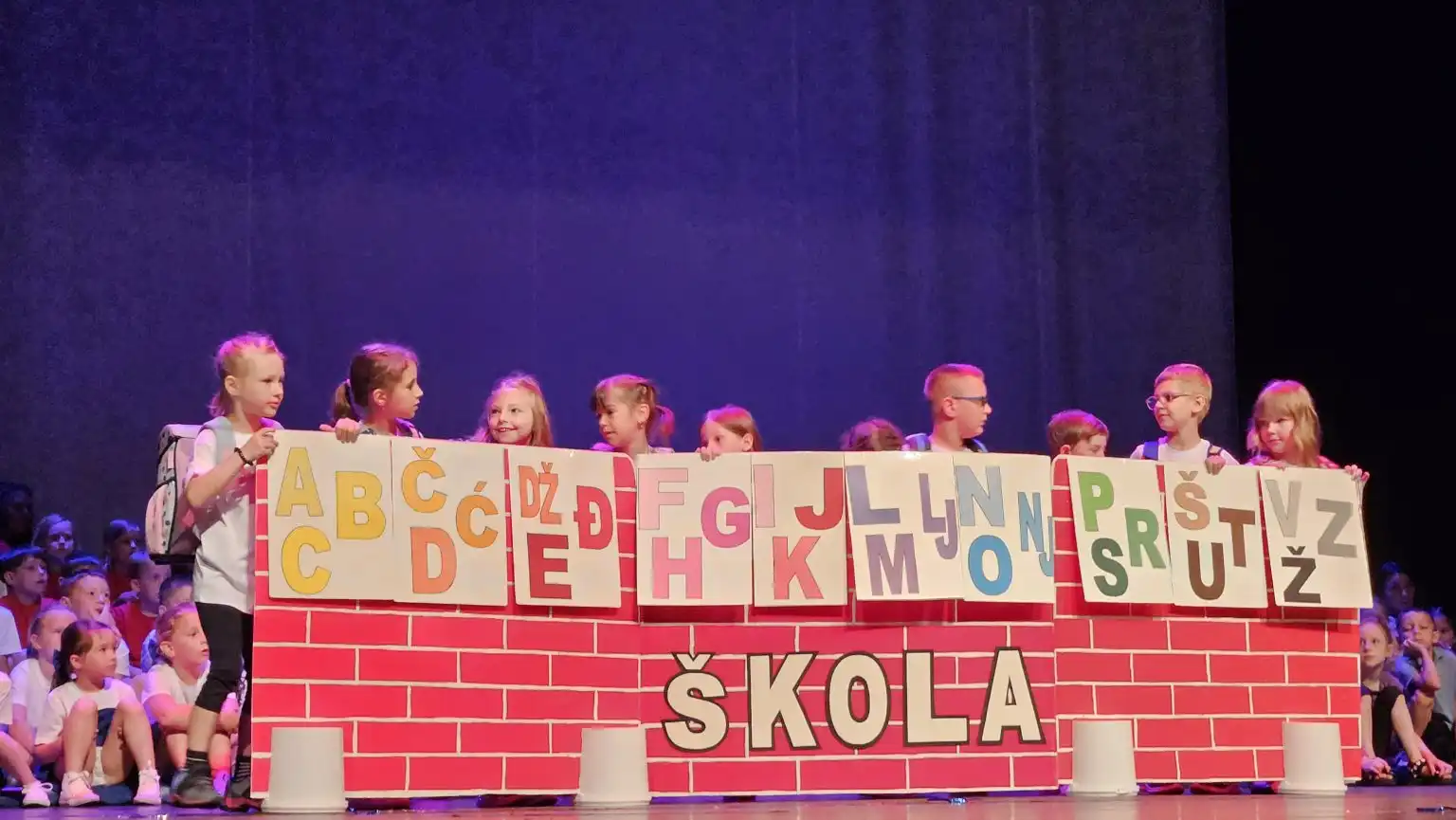 Završna svečanost malih maturanata DV Cvrčak (15) Završna svečanost malih maturanata DV Cvrčak (15)