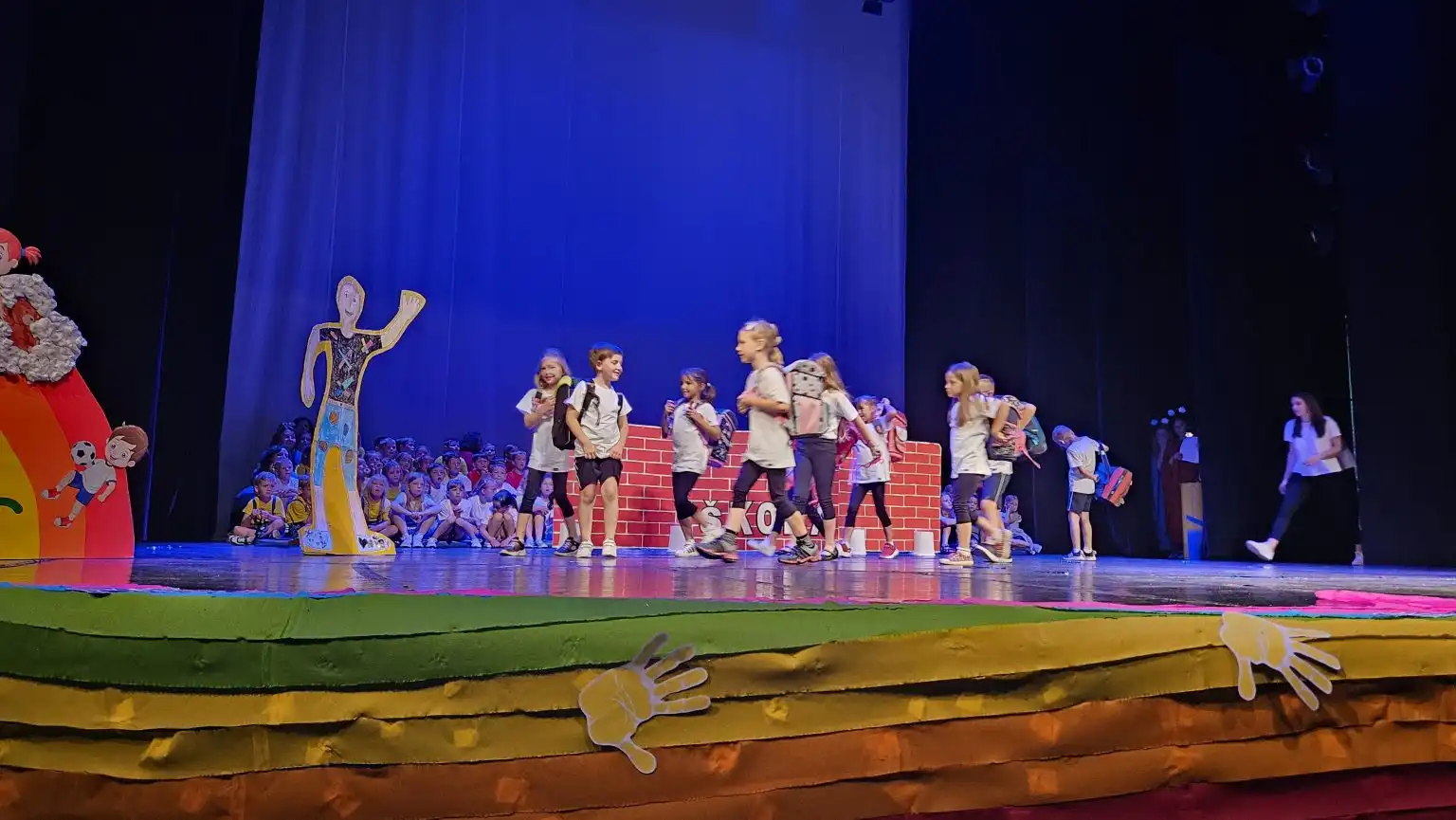 Završna svečanost malih maturanata DV Cvrčak (16) Završna svečanost malih maturanata DV Cvrčak (16)