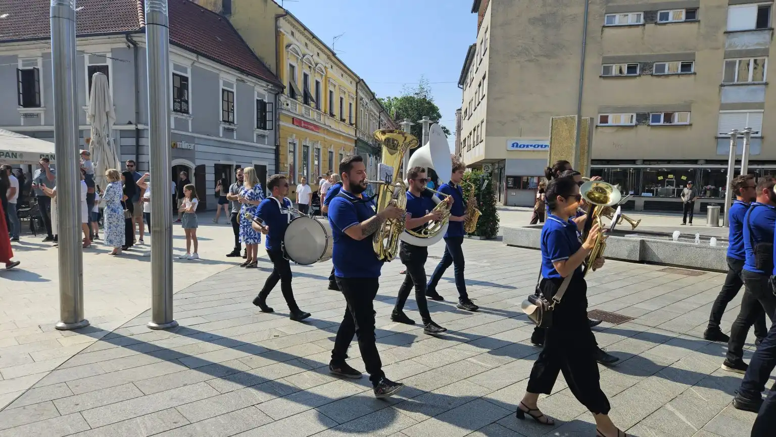Završna svečanost malih maturanata DV Cvrčak (6) Završna svečanost malih maturanata DV Cvrčak (6)