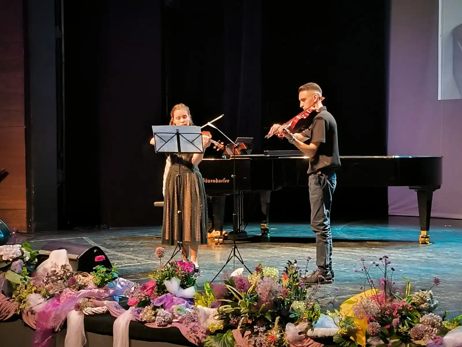 Završni koncert umjetničke škole Miroslav Magdalenić 2024 (16) Završni koncert umjetničke škole Miroslav Magdalenić 2024 (16)