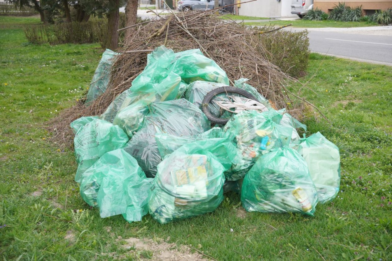 Zelena akcija čišćenje smeće Ivanovec (8) Zelena akcija čišćenje smeće Ivanovec (8)