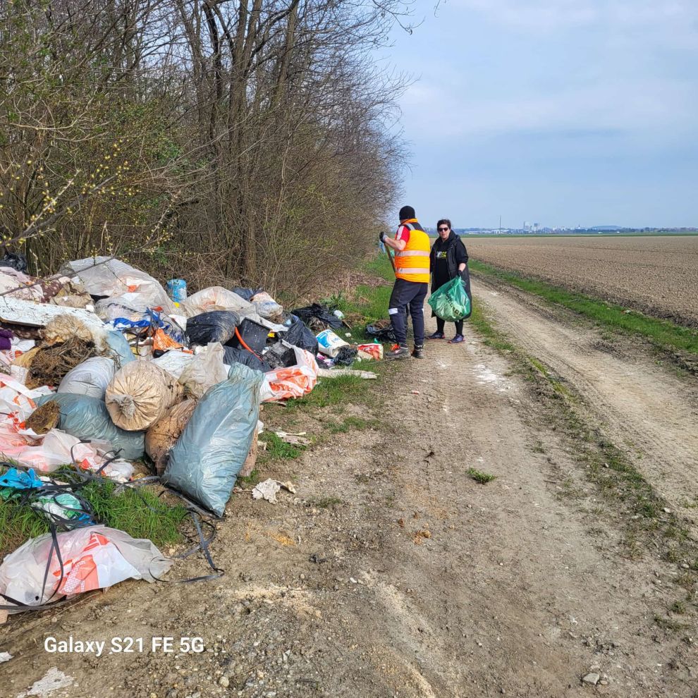 Zelena akcija čišćenje smeće Savska Ves (15) Zelena akcija čišćenje smeće Savska Ves (15)