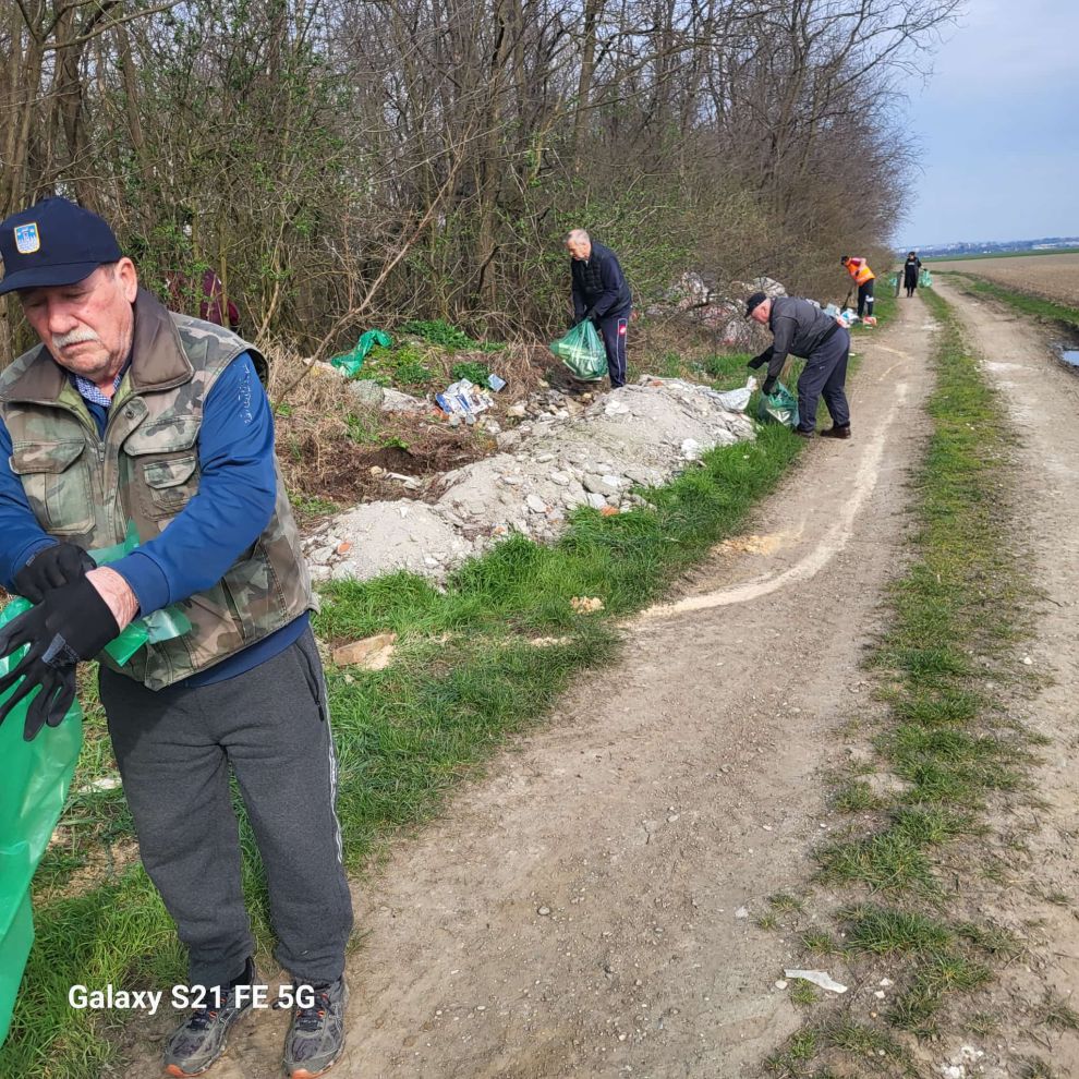 Zelena akcija čišćenje smeće Savska Ves (19) Zelena akcija čišćenje smeće Savska Ves (19)