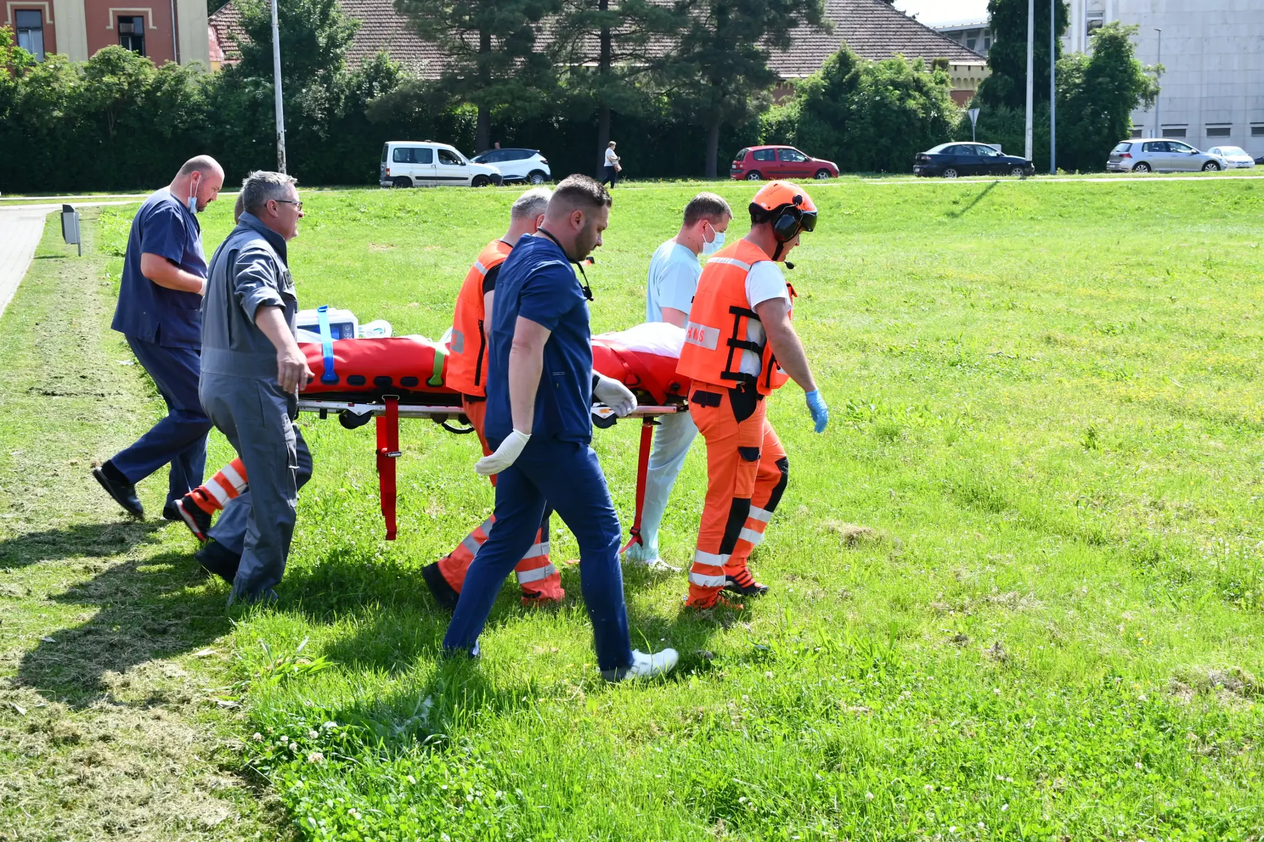 Zelena površina kod rotora kod pošte (17) Zelena površina kod rotora kod pošte (17)