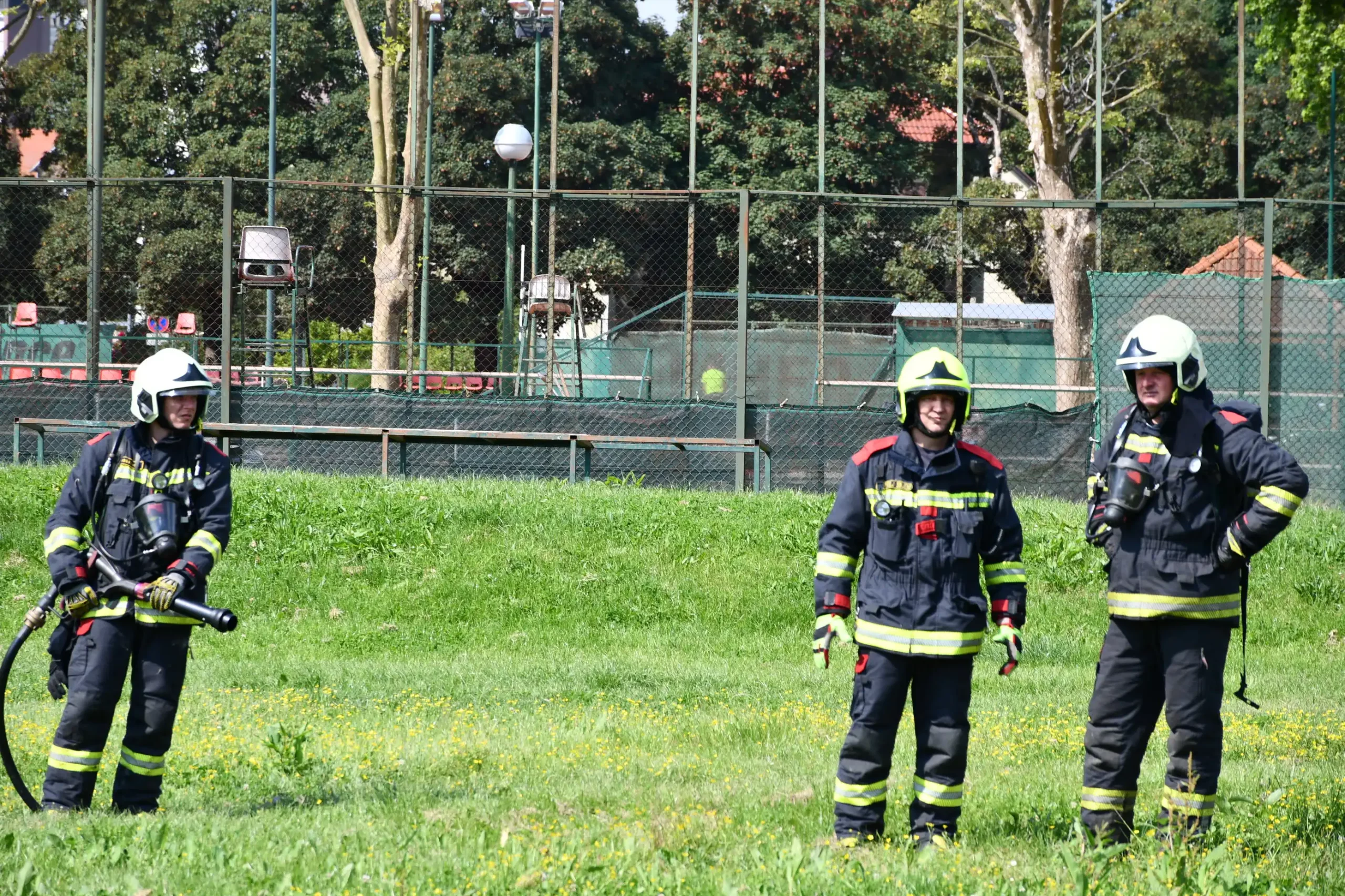 Zelena površina kod rotora kod pošte (25) Zelena površina kod rotora kod pošte (25)