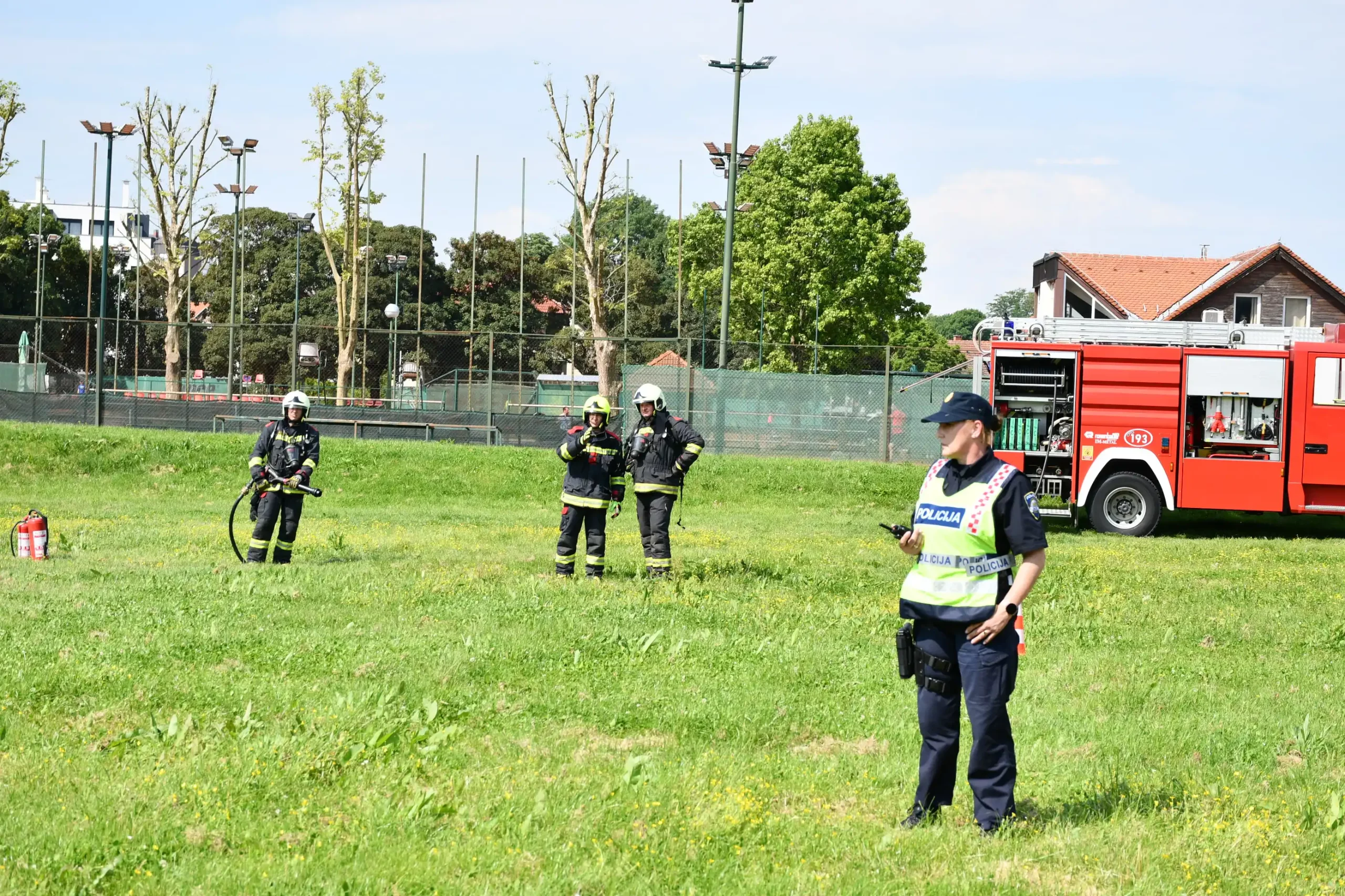 Zelena površina kod rotora kod pošte (26) Zelena površina kod rotora kod pošte (26)