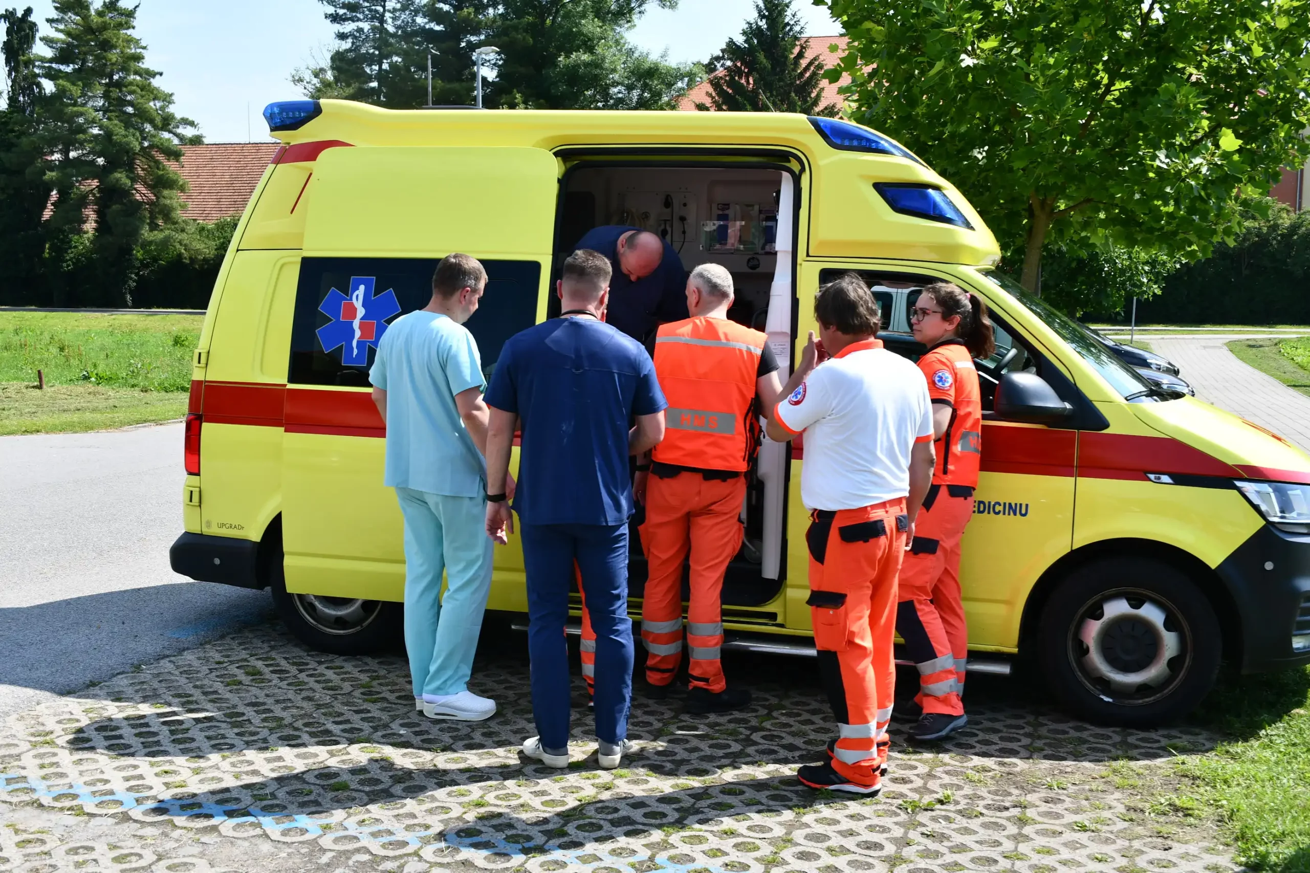 Zelena površina kod rotora kod pošte (34) Zelena površina kod rotora kod pošte (34)