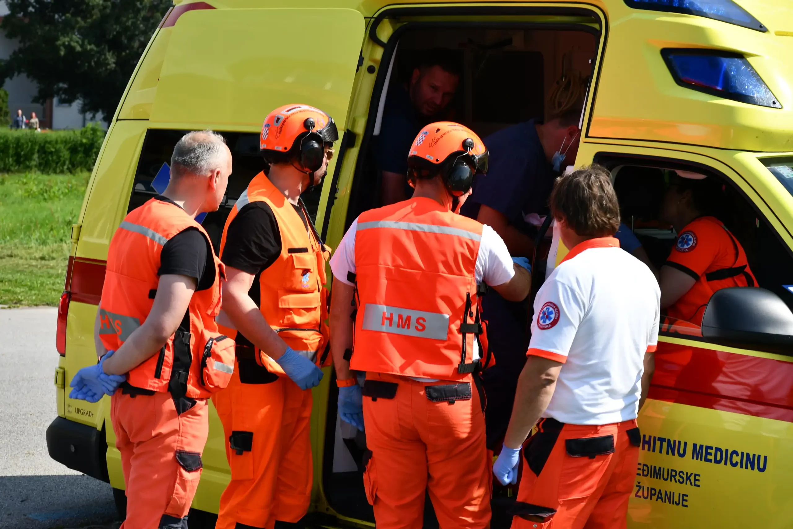 Zelena površina kod rotora kod pošte (8) Zelena površina kod rotora kod pošte (8)