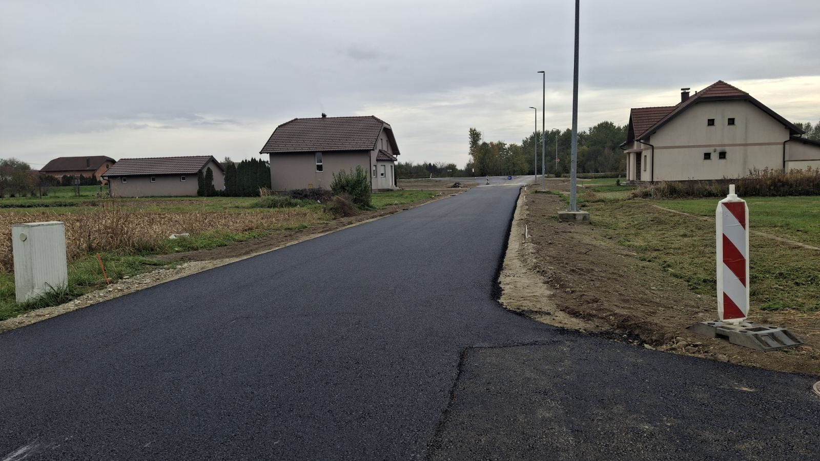 Zelena ulica asfalt (2)