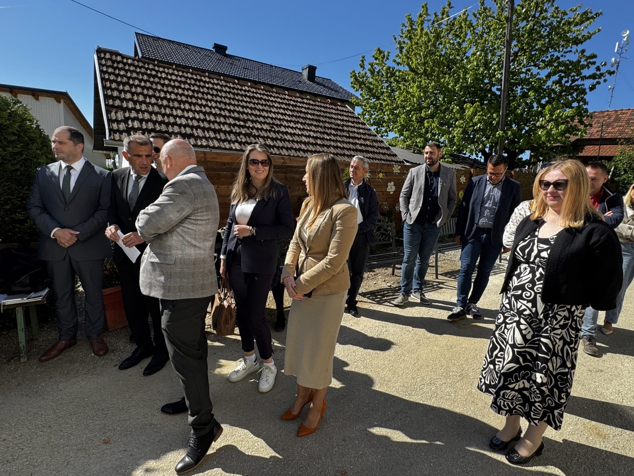 Železna Gora obnova škole (32)