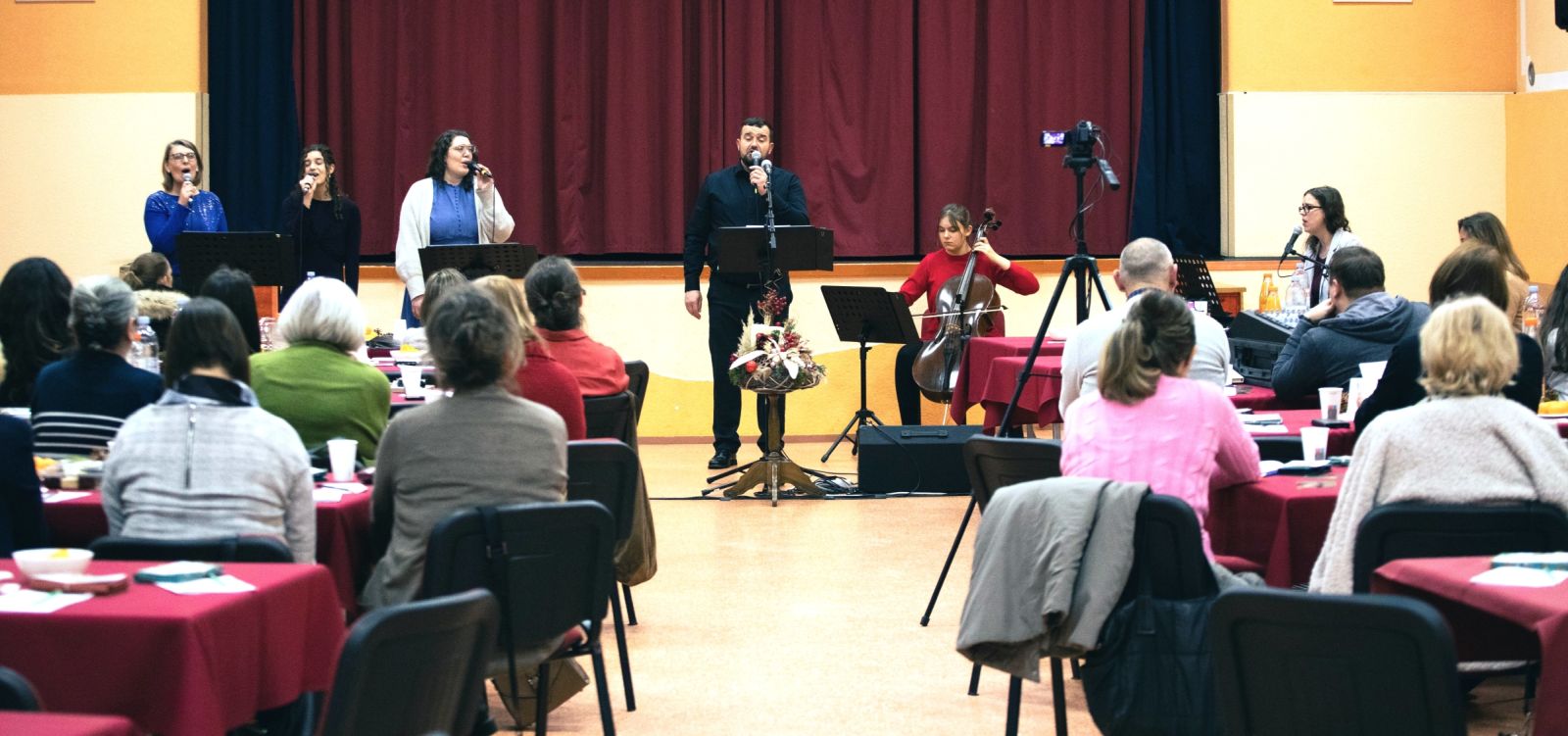 Žene Baptističke crkve Belica su u nedjelju, 30. studenog, u Društvenom domu Belica, otvorile adventsko razdoblje. (6) Žene Baptističke crkve Belica su u nedjelju, 30. studenog, u Društvenom domu Belica, otvorile adventsko razdoblje. (6)