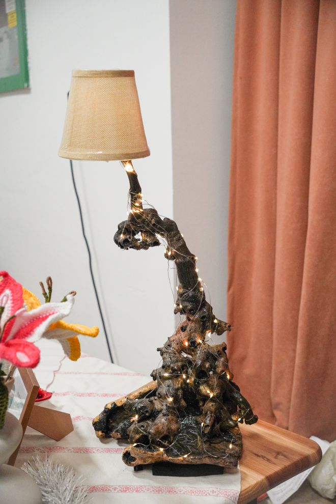 Mario Antolašić i lampa