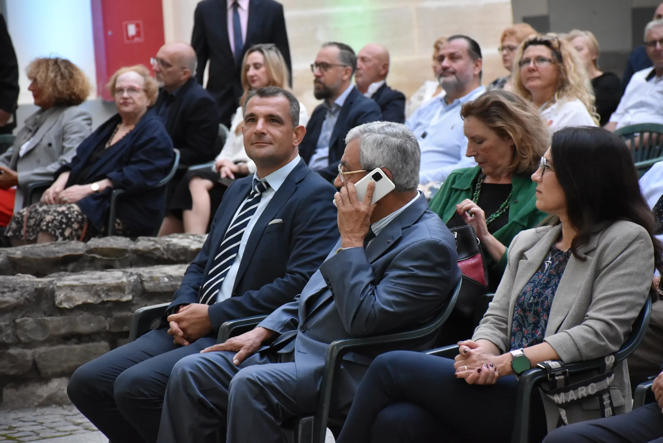 Zlatna jabuka (1) Zlatna jabuka (1)