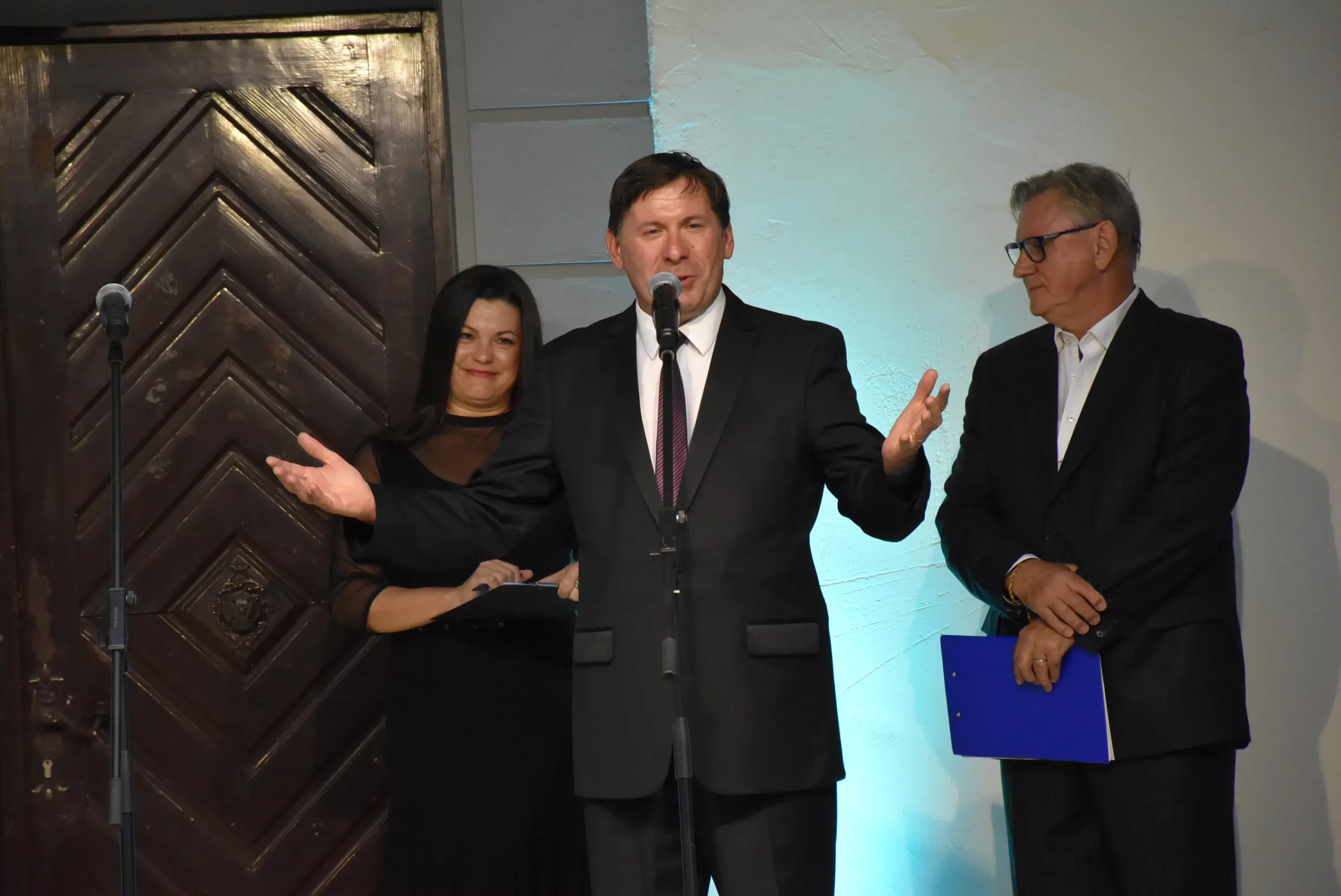 Zlatna jabuka (10) Zlatna jabuka (10)