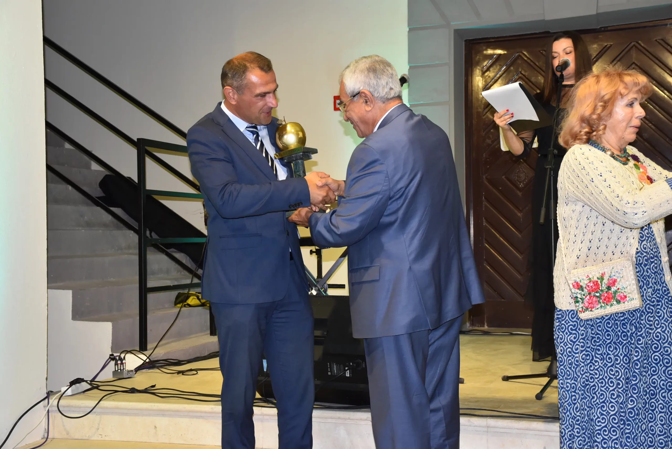 Zlatna jabuka (18) Zlatna jabuka (18)