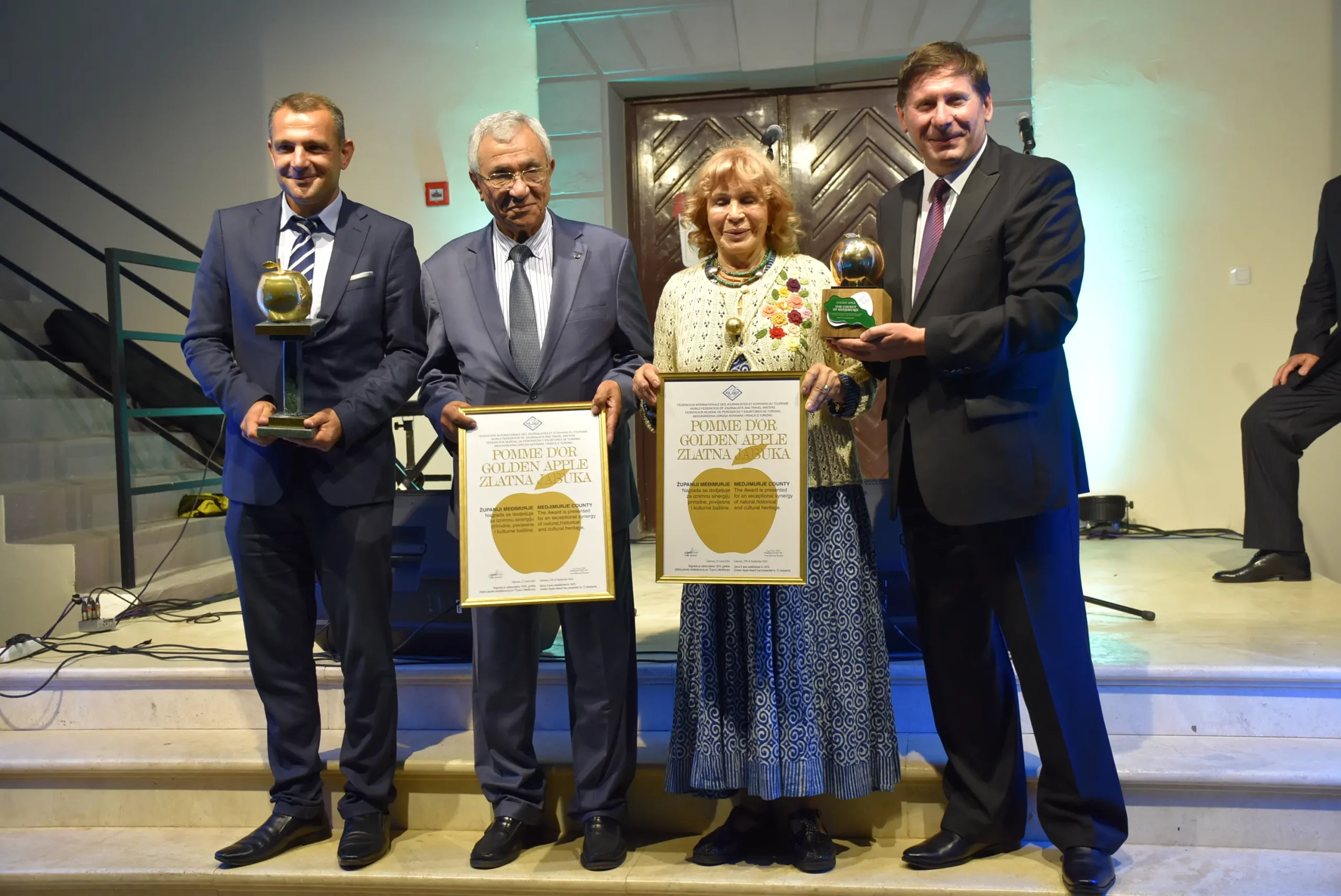 Zlatna jabuka (23) Zlatna jabuka (23)