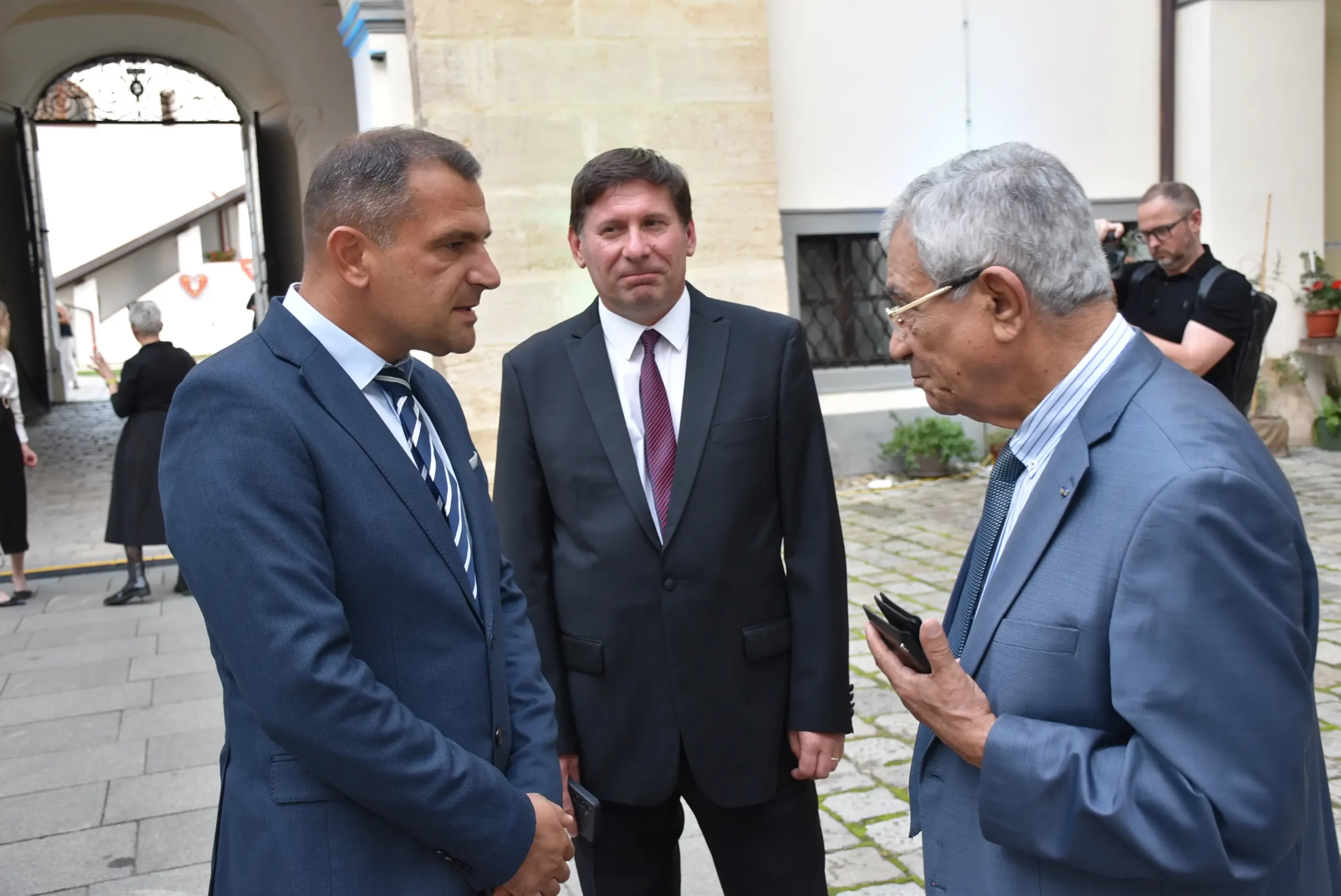 Zlatna jabuka (26) Zlatna jabuka (26)