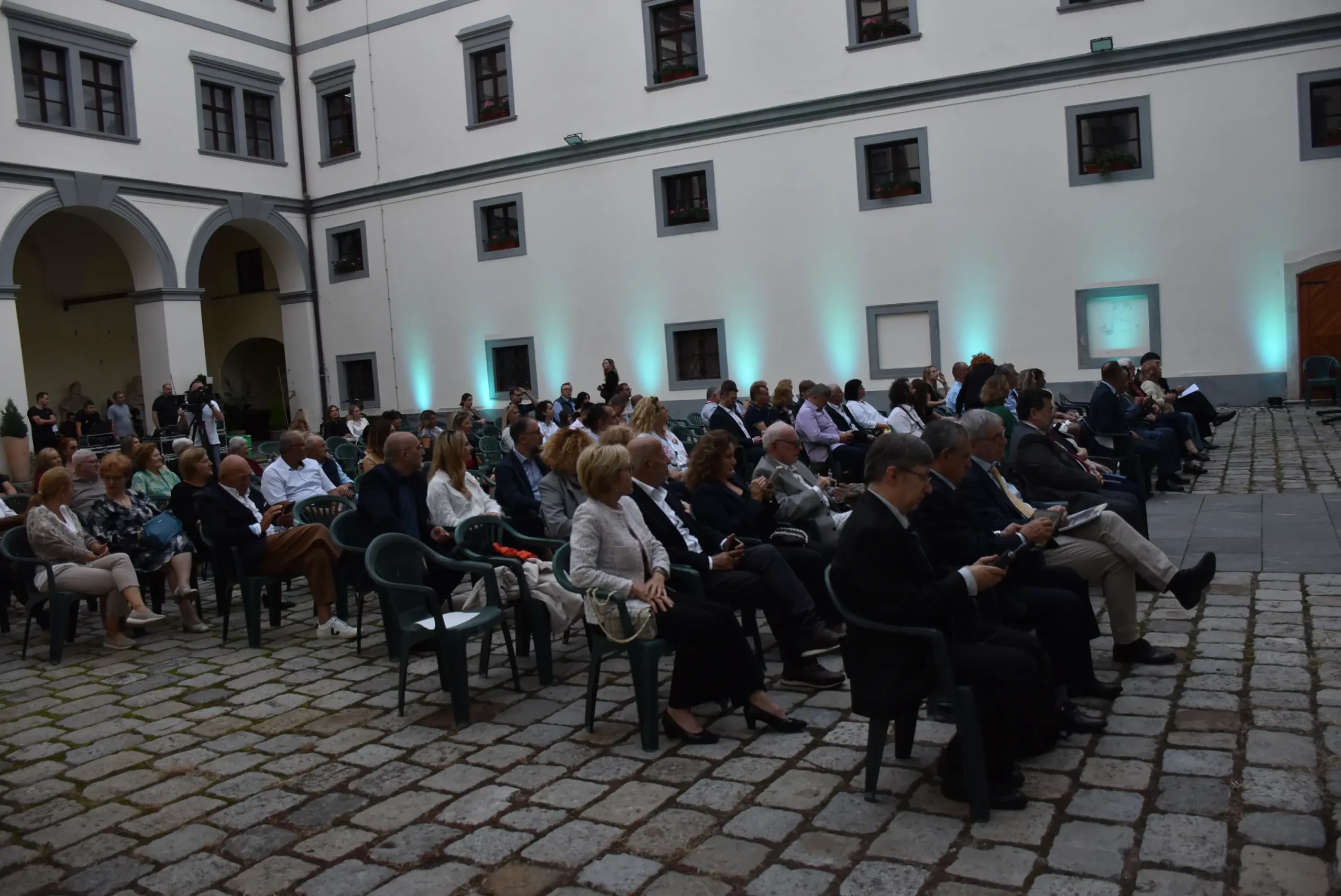 Zlatna jabuka (29) Zlatna jabuka (29)