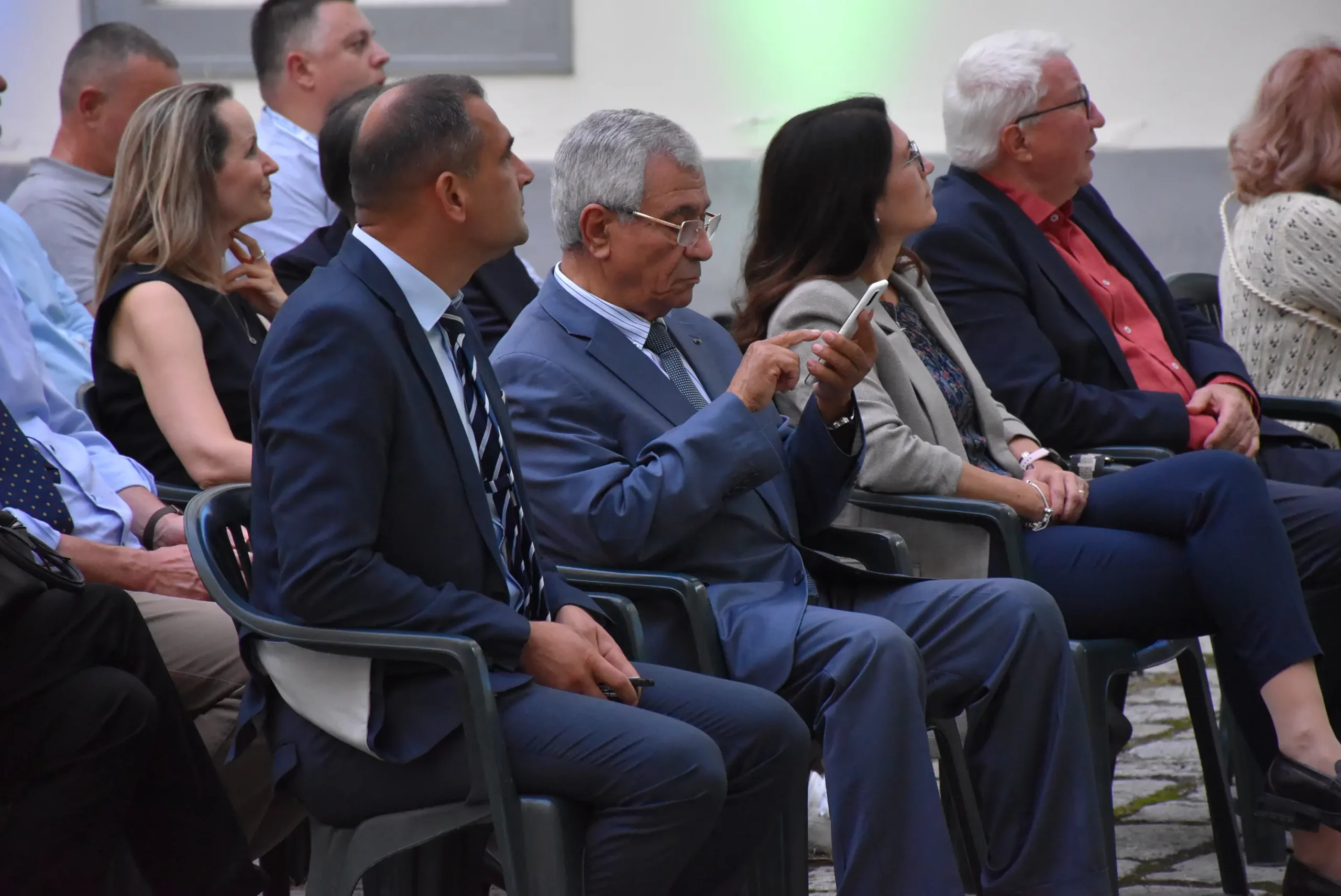 Zlatna jabuka (30) Zlatna jabuka (30)