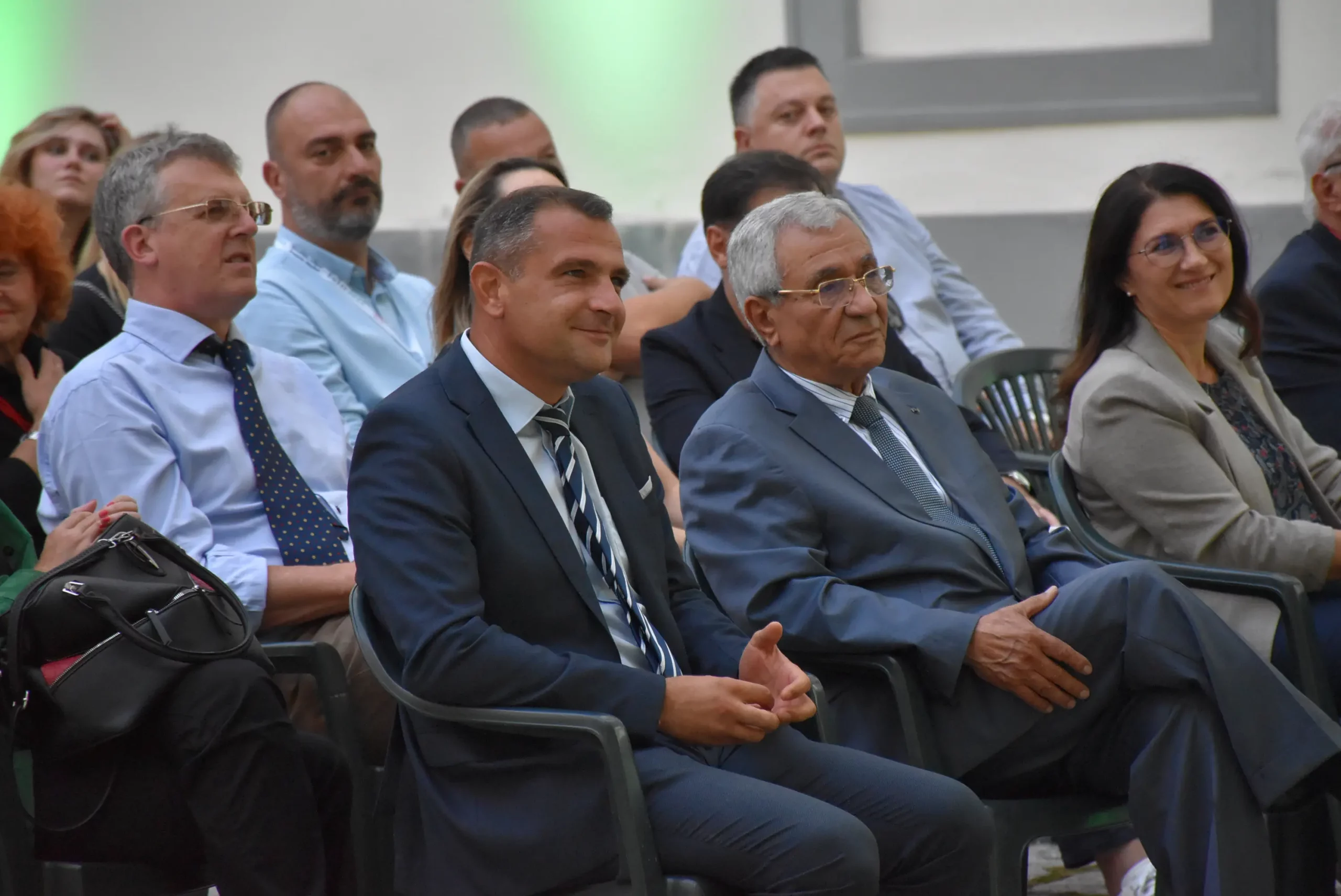 Zlatna jabuka (6) Zlatna jabuka (6)