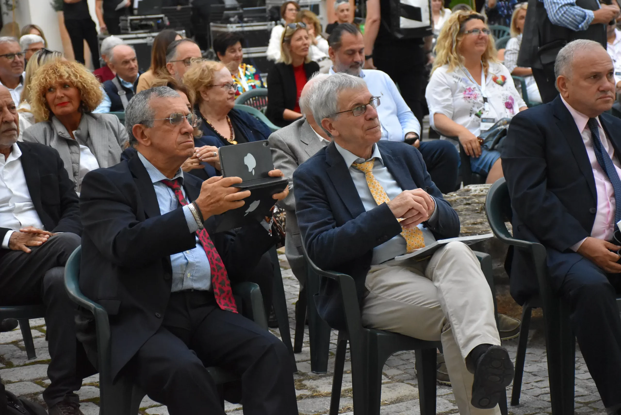 Zlatna jabuka (7) Zlatna jabuka (7)