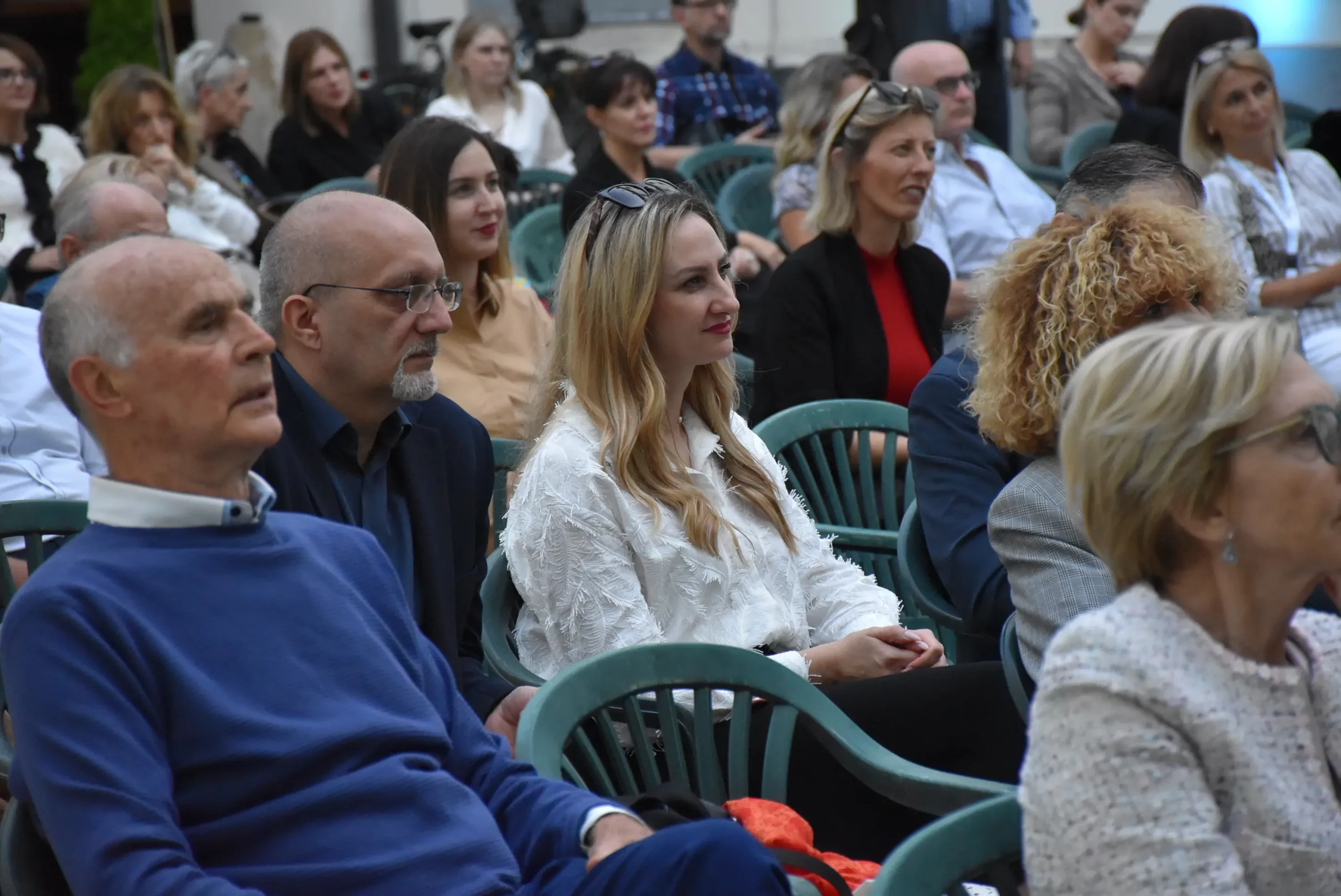 Zlatna jabuka (9) Zlatna jabuka (9)