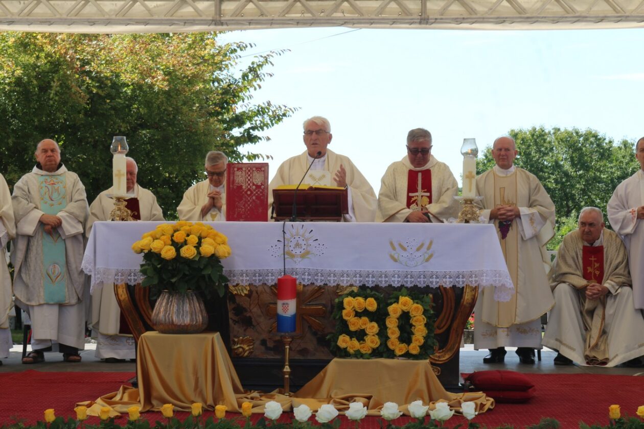 Zlatna misa Antun Hoblaj 2025 (27)