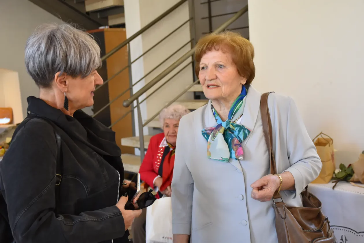 Zlatne ruke, izložba, dan žena (21)