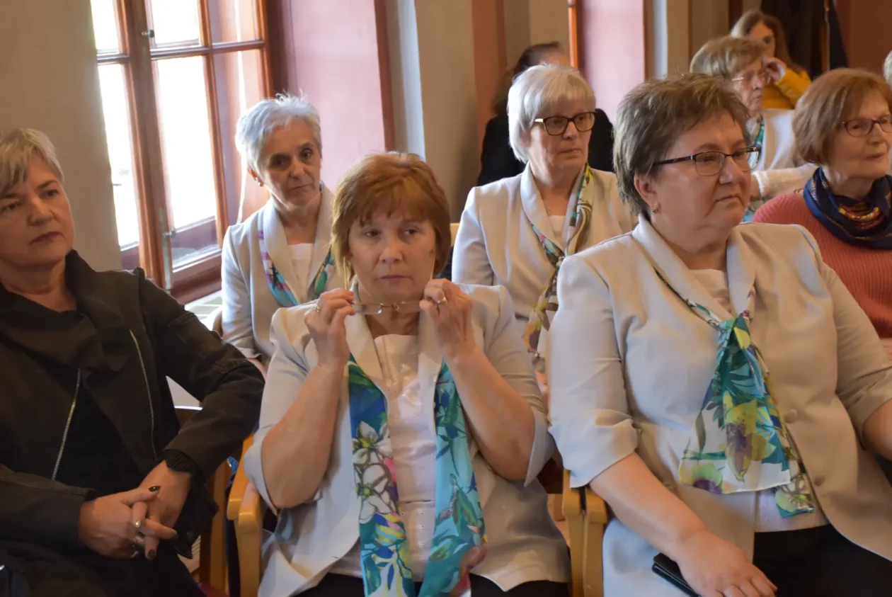 Zlatne ruke, izložba, dan žena (28)