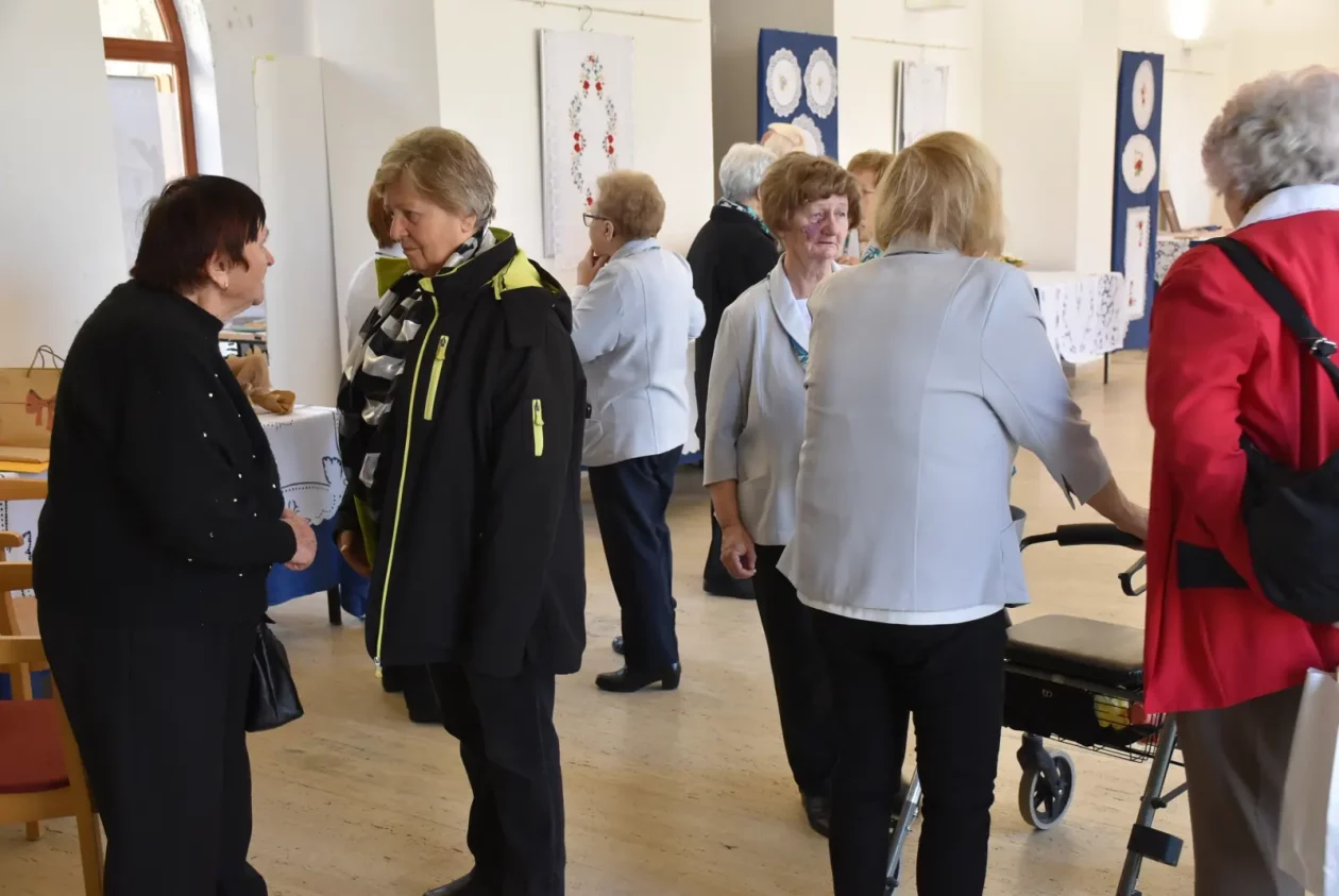 Zlatne ruke, izložba, dan žena (3)