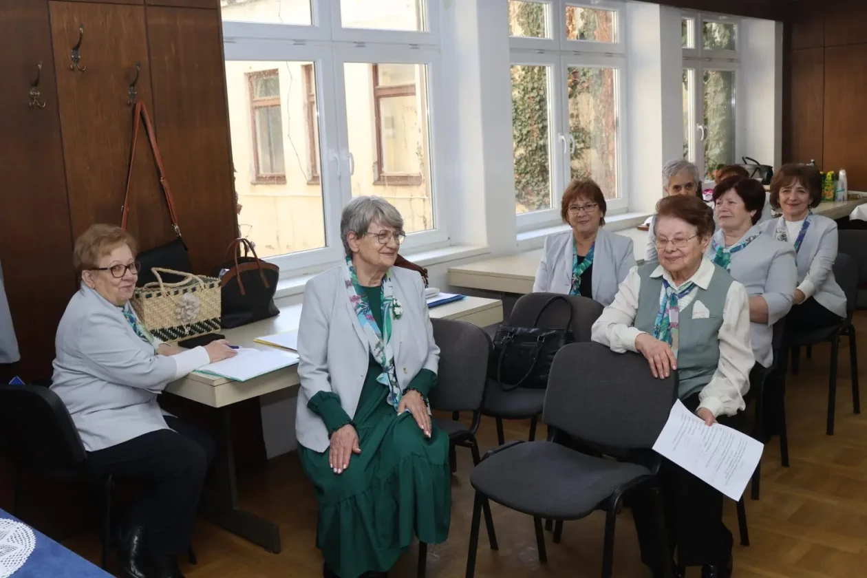 Zlatne ruke skupština (6) Zlatne ruke skupština (6)