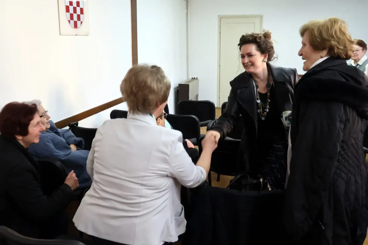 Zlatne ruke skupština (8) Zlatne ruke skupština (8)