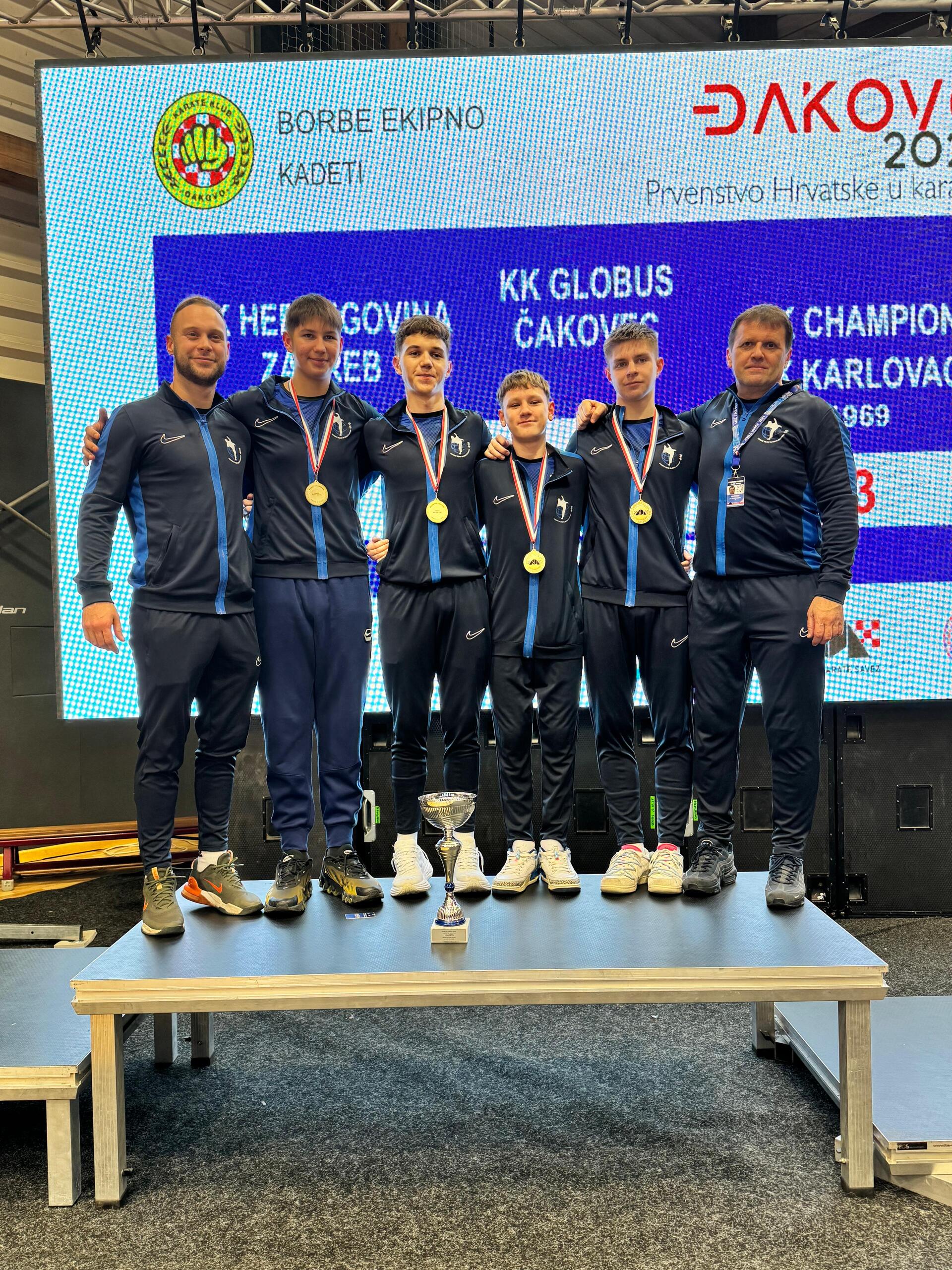 Zlatni kadeti s trenerima