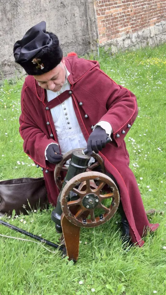 Zrinska garda, mimohod, topnik (11)