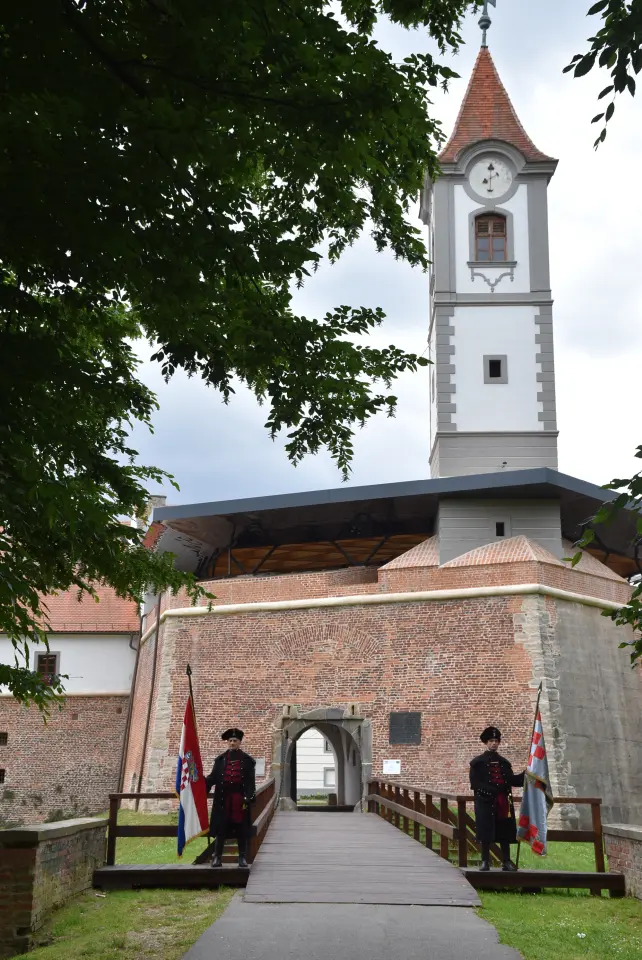 Zrinska garda, mimohod, topnik (3)