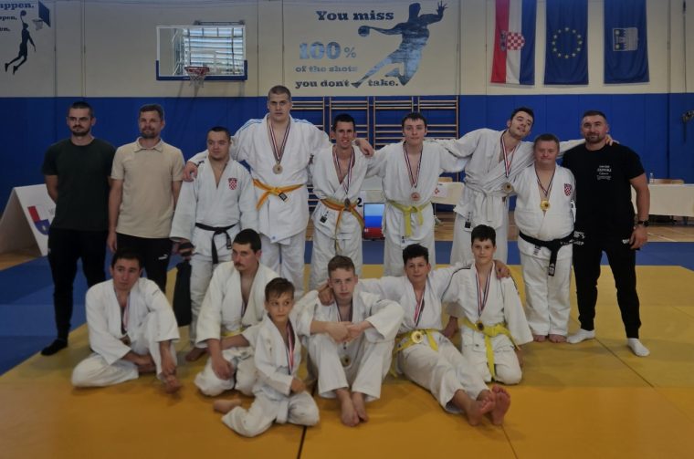 Zrinski ekipa, inkluzivni turnir