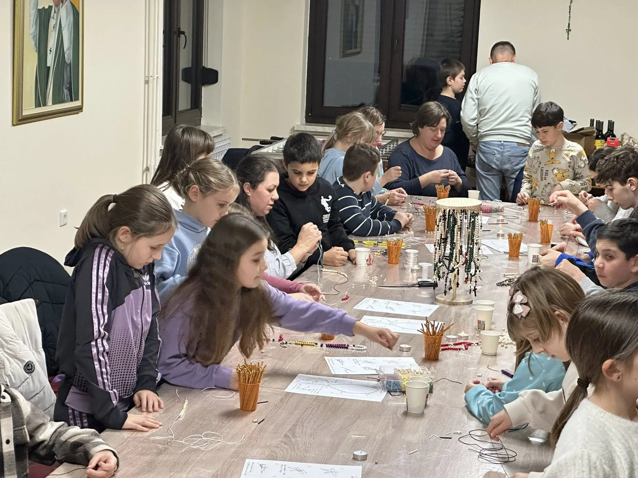 Župa Kotoriba – izrada krunice (5) Župa Kotoriba – izrada krunice (5)