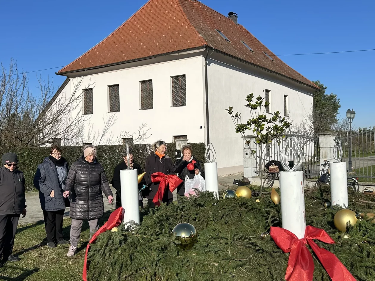 Župa Presvetog Trojstva (5) Župa Presvetog Trojstva (5)